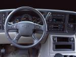 Chevrolet Suburban 2003 года